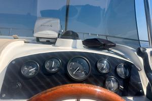 Barca a motore diesel