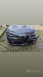 ALFA ROMEO GIULIA 2.2 180cv ( incidentata)