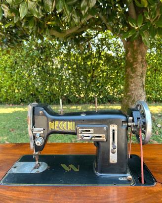 Macchina da cucire vintage