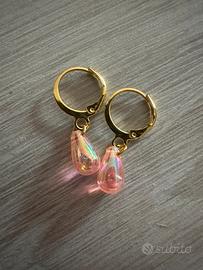 Orecchini giccia iridescenti