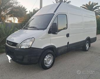 Iveco daily tetto alto 2,3 multijet 2011