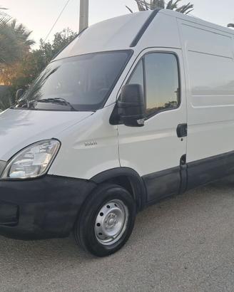 Iveco daily tetto alto 2,3 multijet 2011