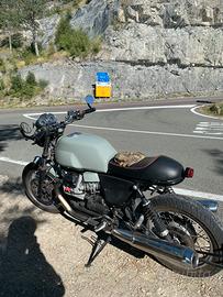 Moto guzzi V7 cafare racer custom