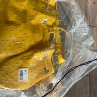 Borsa Krizia poi raven giallo nuova