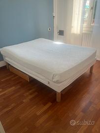 Letto matrimoniale alla francese