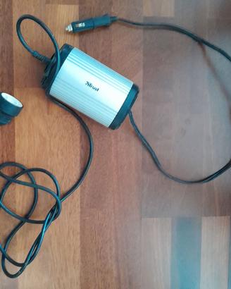 Invertitore corrente accendisigari con cavo.