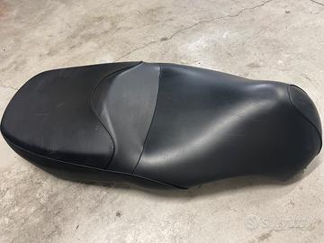 Sella Aprilia Scarabeo modello 400-500 light