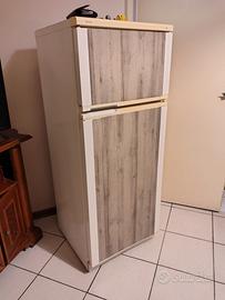 frigorifero con congelatore 