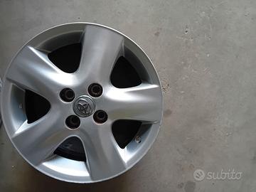 Cerchi in lega yaris da 15"
