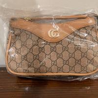 Nuovissima mai usata