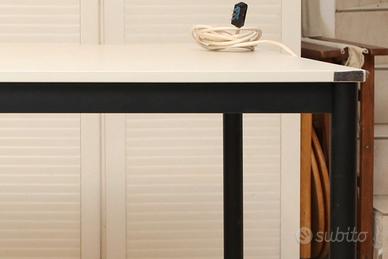 Scrivania bianca IKEA