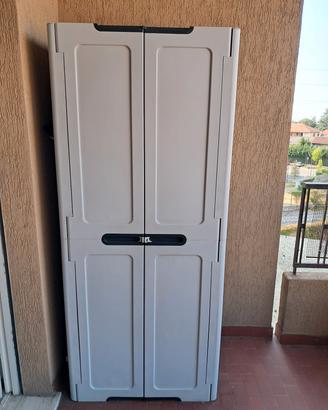 Armadio, letto a castello, divano