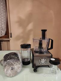 Robot da cucina pluriaccessoriato