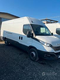 Furgone Iveco Daily 35 q.li passo lungo 35S18 2023