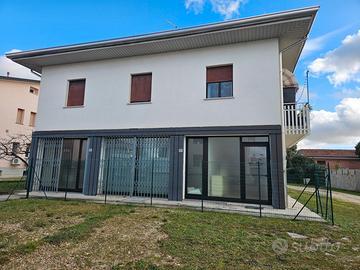 Ufficio/negozio vetrinato Udine ovest
