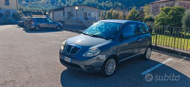 Lancia ypsilon 1.2 8v Argento