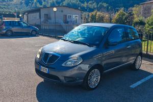 Lancia ypsilon 1.2 8v Argento