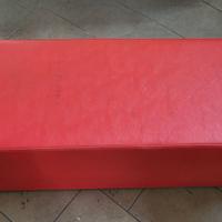 Divanetto finta pelle