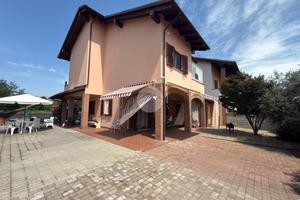 VILLA SINGOLA A BORGO VERCELLI