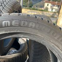 Gomme MEDALLION WINTER WCP1 235/50/101W  R18