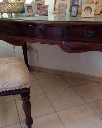 Scrivania e sedia legno noce massello