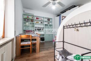 BILOCALE RISTRUTTURATO IN CORTE CON BOX