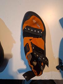 Scarpa arrampicata veloce