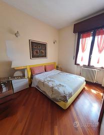 CAMERA in Appartamento in Villa Biassono centro