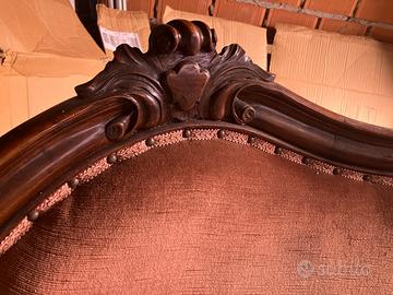 Divano Luigi Filippo in noce restaurato