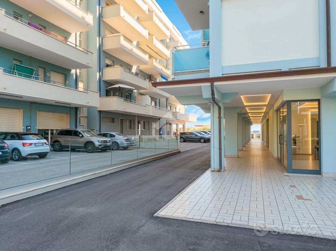 NEGOZIO A CESENATICO - Vista 5