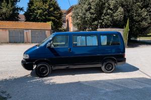 Volkswagen Multivan T4 2.5 TDI