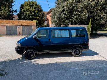 Volkswagen Multivan T4 2.5 TDI