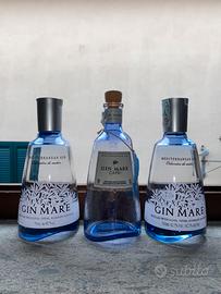 Gin mare, gin capri. Bottiglia gin vuota