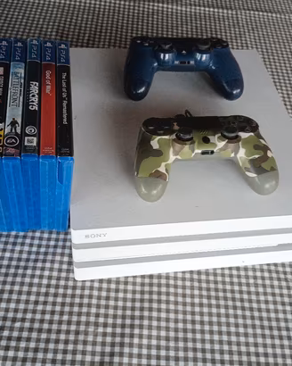 PS4 Pro 1TB Bianca Glacier White + 2 Pad+8 Giochi 