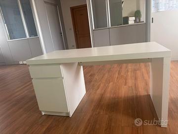 Scrivanie bianche ikea