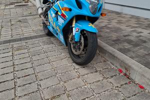 suzuki gsx-r 600 k4