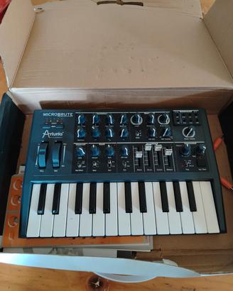 ARTURIA MICROBRUTE 