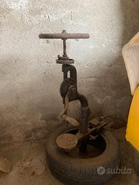 Trapano a colonna antico