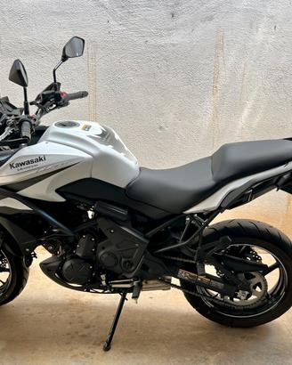 Kawasaki versys 650 km 5.000 (permuto)