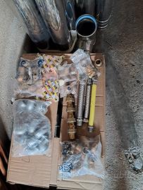 tubi e attrezzatura varia