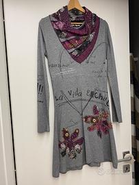 Abito Desigual grigio con stampa