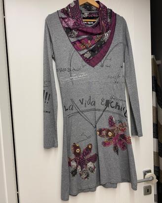 Abito Desigual grigio con stampa