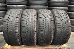 4 gomme 235 55 17 Nokian