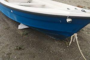 Barca modello lancia