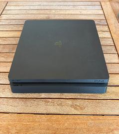 PS4 Slim 1TB + controller Sony e 2 giochi
