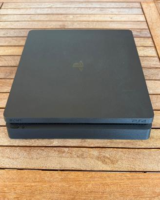 PS4 Slim 1TB + controller Sony e 2 giochi