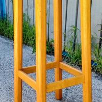 Sgabello mai usato in legno originale resistente.