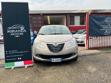 Lancia Ypsilon 1.2 69 CV 5 porte S&S Platinum