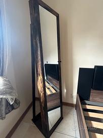 Specchio da terra  portagioelli con serratura