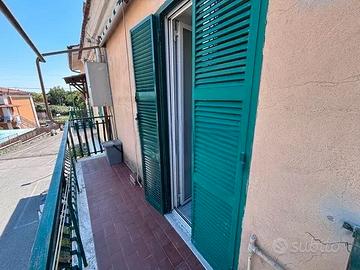 Albano laziale bilocale arredato con balcone